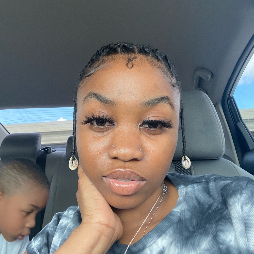 Meet your Posher, Corin Fraé 💗 Think of me as your digital thrift store lol🫶🏾